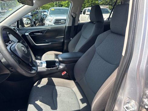 Used 2025 Toyota RAV4 XLE AWD/4WD image 15