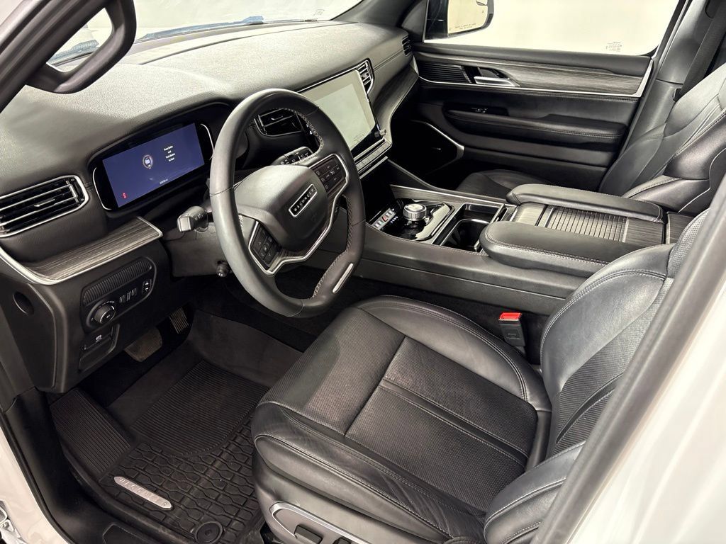 Used 2024 Jeep Wagoneer Series II w/ Flexible Seating Group RWD image 40