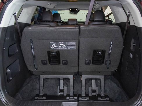 Used 2025 Kia Carnival LXS image 25