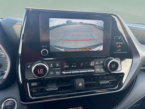 Certified 2026 Toyota Highlander XLE AWD/4WD image 13