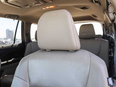 Used 2017 Honda Pilot Touring image 16