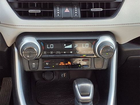 Used 2023 Toyota RAV4 Limited image 15