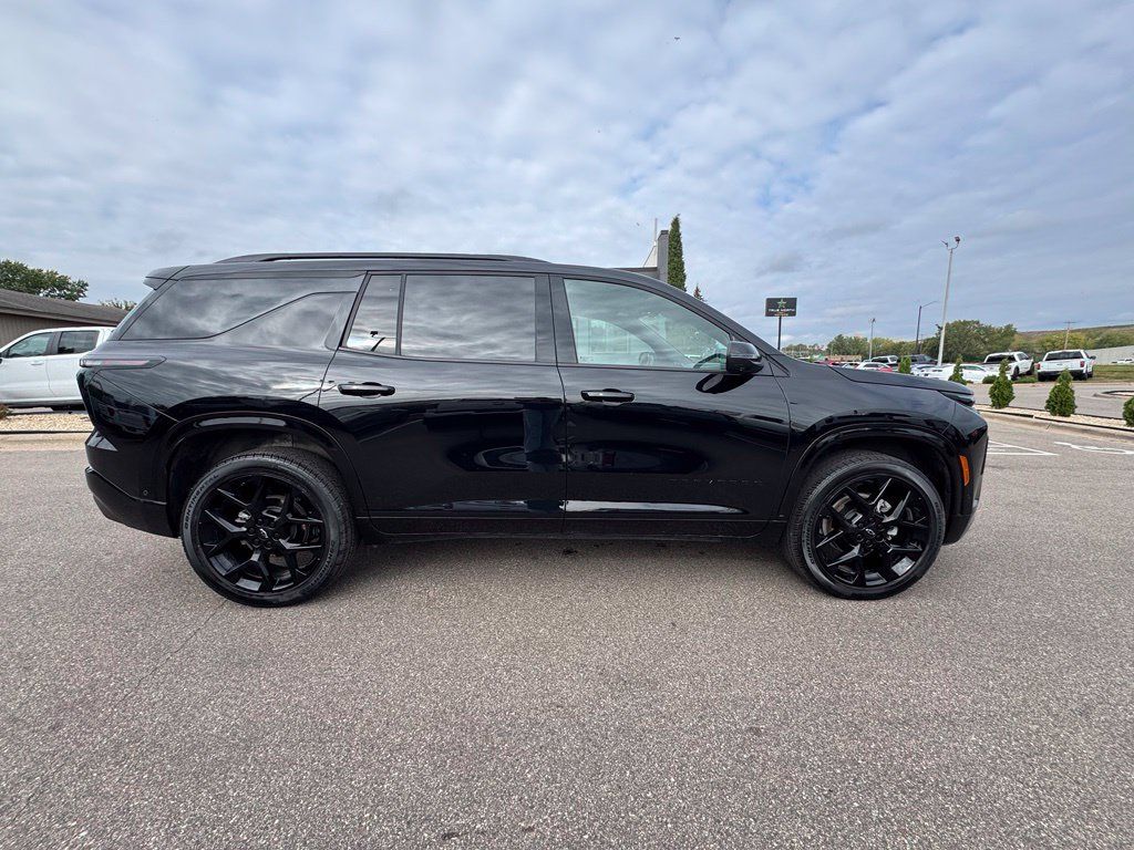 Used 2025 Chevrolet Traverse RS AWD/4WD image 7