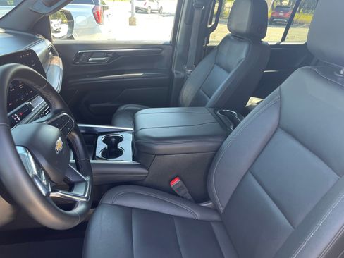 Used 2025 Chevrolet Tahoe LT AWD/4WD image 11