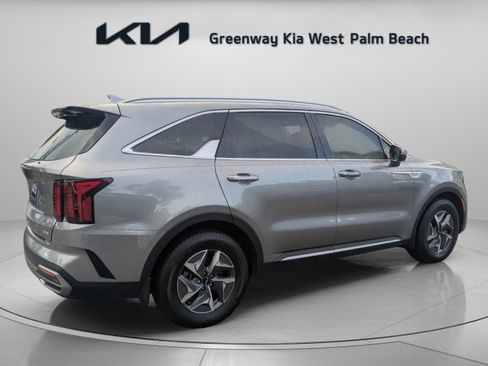 Certified 2024 Kia Sorento EX FWD image 7