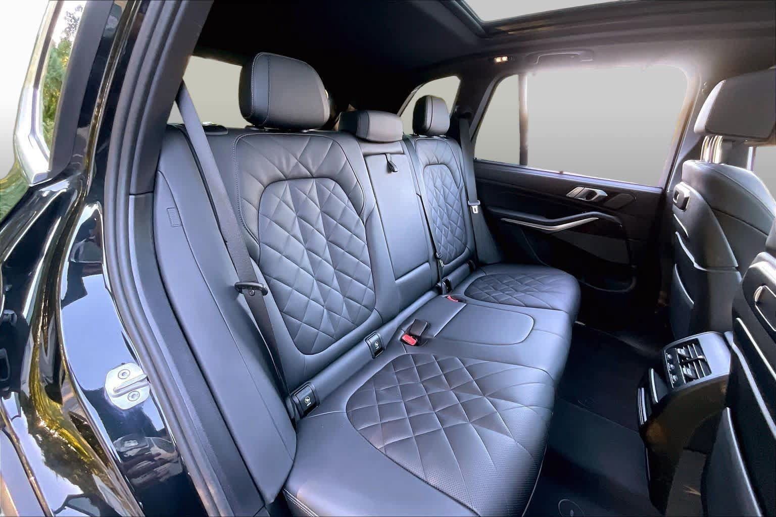Used 2024 BMW X5 xDrive40i w/ Executive Package AWD/4WD image 19