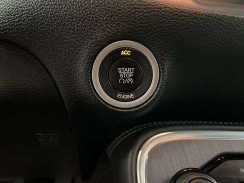 Used 2016 Dodge Challenger SXT w/ Blacktop Package image 15