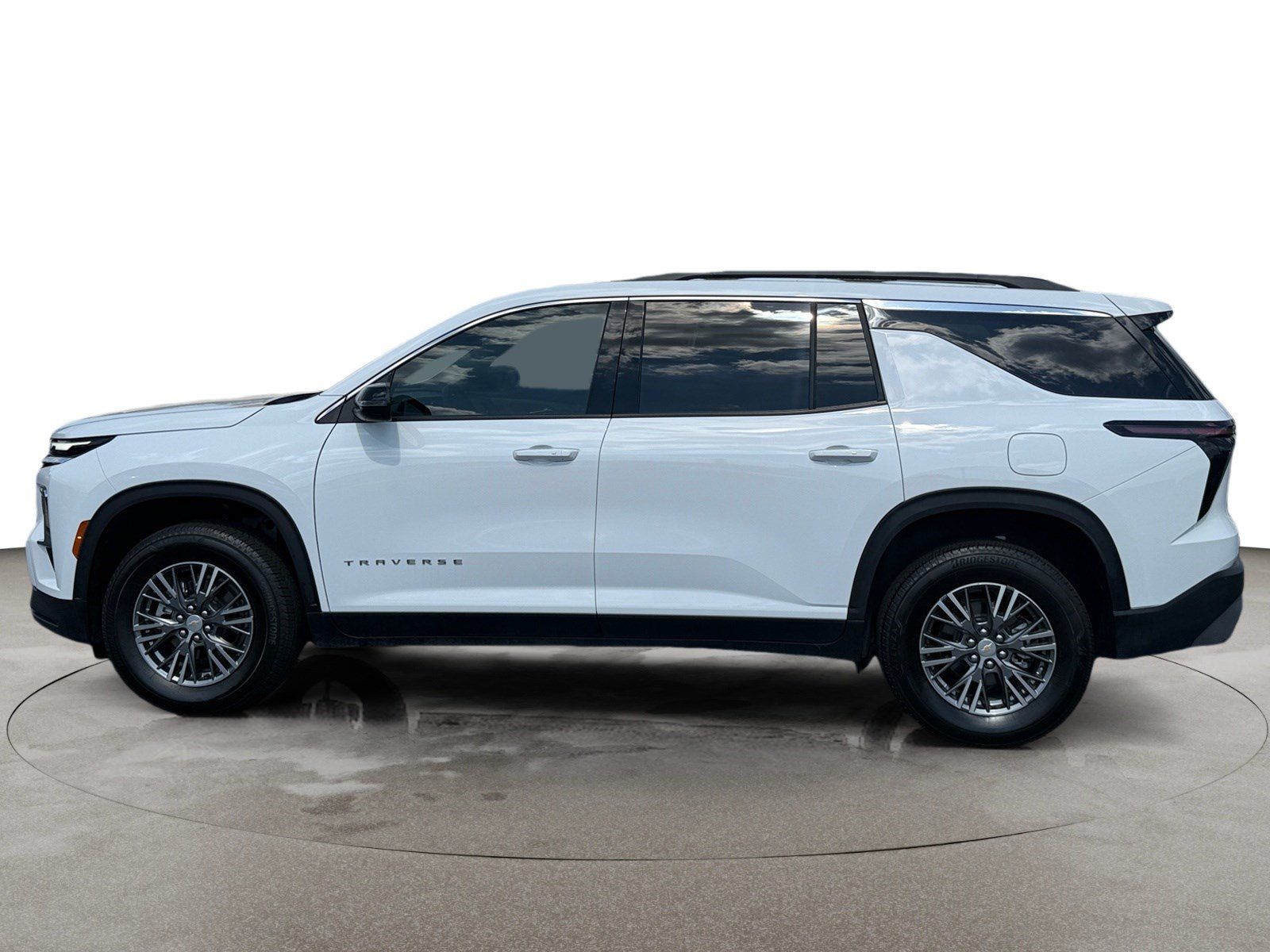 Used 2026 Chevrolet Traverse LT FWD image 8