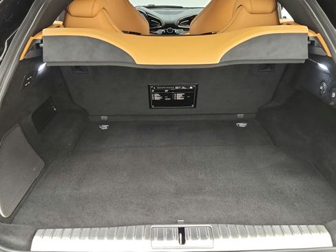 Used 2024 Ferrari Purosangue AWD/4WD image 32