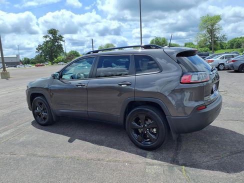 Used 2023 Jeep Cherokee Altitude Lux image 5