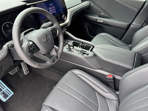 New 2026 Lexus TX 500h AWD image 4