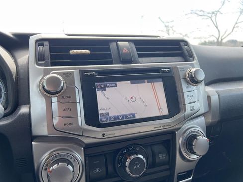 Used 2016 Toyota 4Runner SR5 image 3