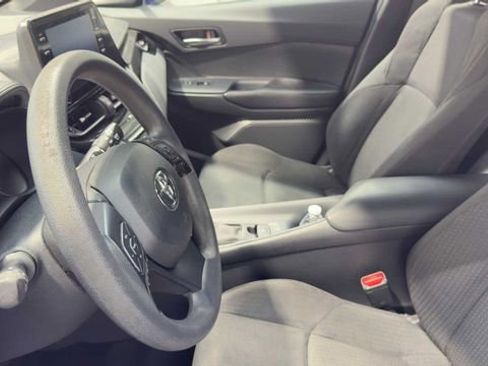 Used 2019 Toyota C-HR LE FWD image 20