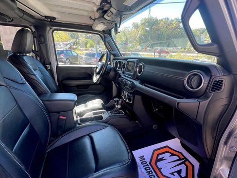 Used 2018 Jeep Wrangler Unlimited Sahara w/ Dual Top Group image 13