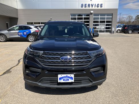 Used 2022 Ford Explorer XLT RWD image 3