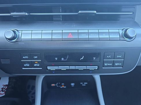 Used 2025 Hyundai Kona SEL image 28