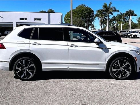 Certified 2022 Volkswagen Tiguan SEL R-Line image 4