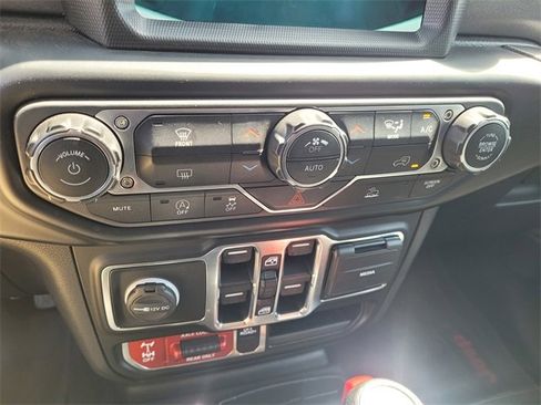 Used 2022 Jeep Gladiator Mojave w/ Trailer Tow Package image 21