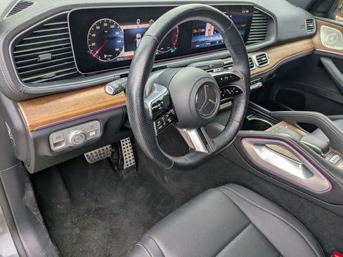 Used 2025 Mercedes-Benz GLS 450 4MATIC image 6