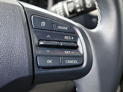 Used 2022 Hyundai Venue Limited FWD image 25