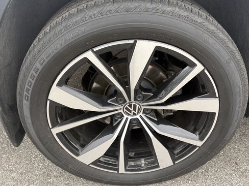 Used 2024 Volkswagen Atlas SEL Premium R-Line AWD/4WD image 46