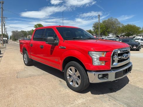 Used 2015 Ford F150 XLT w/ Equipment Group 301A Mid AWD/4WD image 4