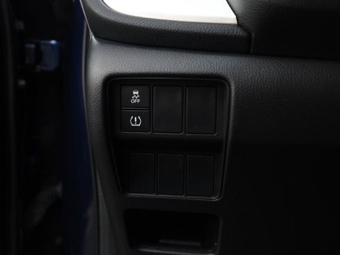Used 2017 Honda CR-V LX image 25