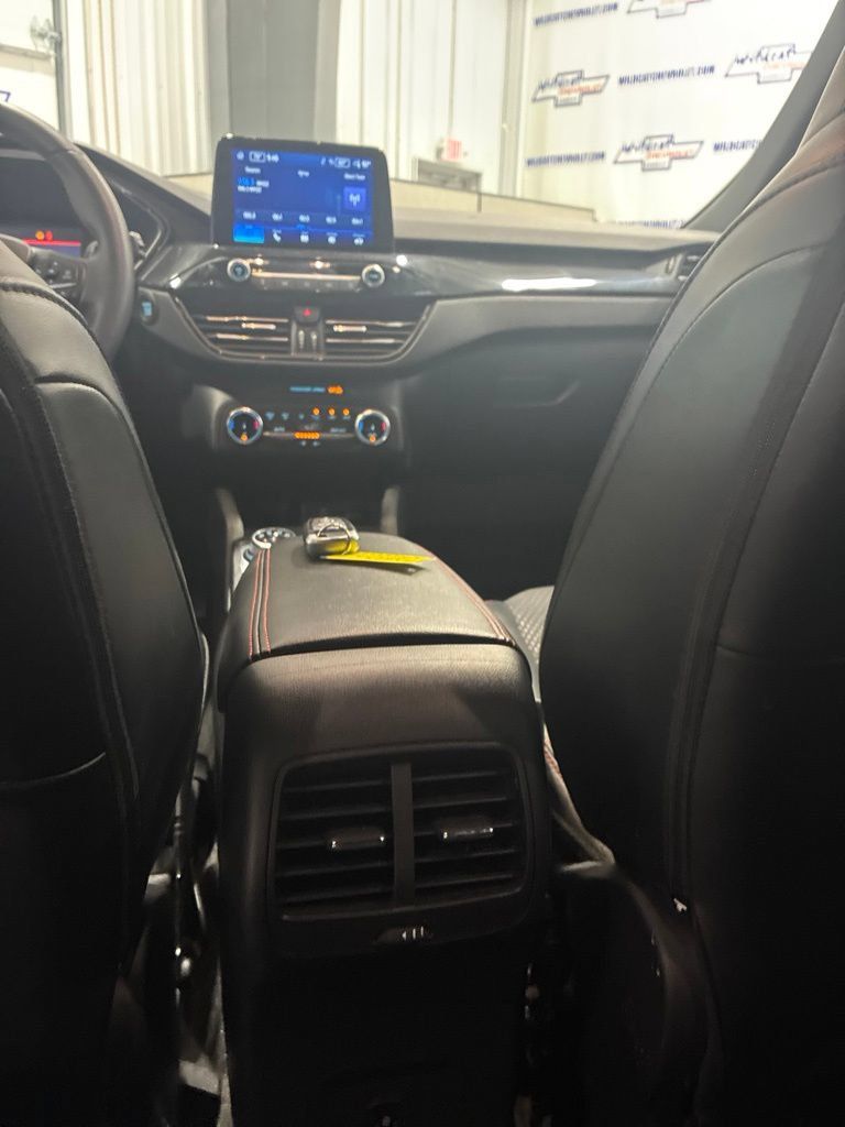 Used 2025 Ford Escape ST-Line FWD image 27