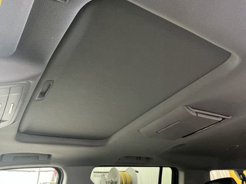 Used 2019 Chevrolet Suburban Premier image 38