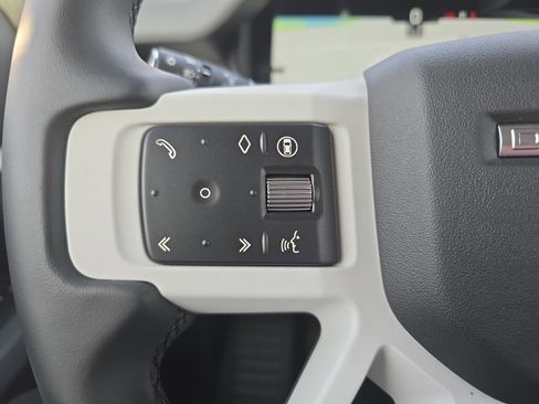 New 2026 Land Rover Defender 130 X-Dynamic SE image 17