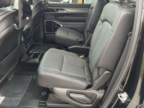 New 2026 Jeep Grand Wagoneer Limited AWD/4WD image 21