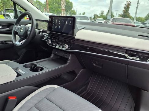 Used 2024 Honda Prologue EX image 10