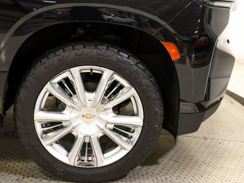 Used 2021 Chevrolet Tahoe High Country image 13