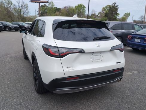 Used 2023 Honda HR-V Sport image 5