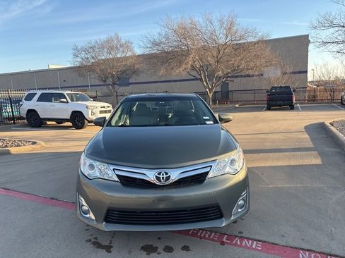 Used 2012 Toyota Camry XLE image 2