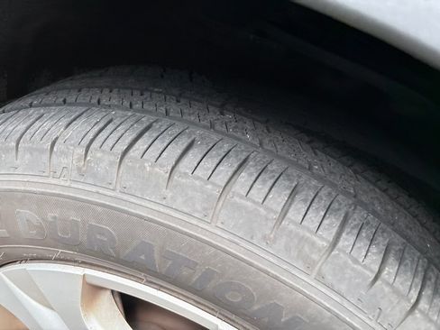 Used 2013 Toyota RAV4 LE FWD image 5