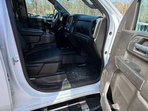 Used 2023 GMC Sierra 3500 Pro w/ Convenience Package image 20