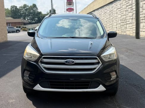 Used 2017 Ford Escape SE w/ Equipment Group 201A FWD image 4