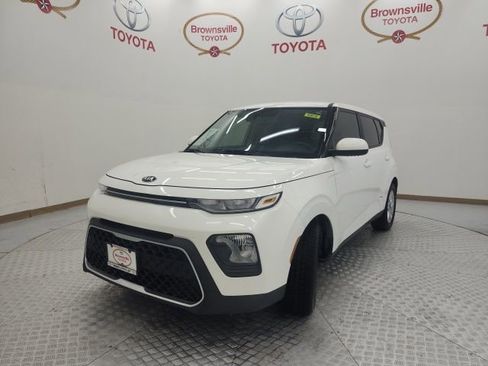 Used 2021 Kia Soul S image 2