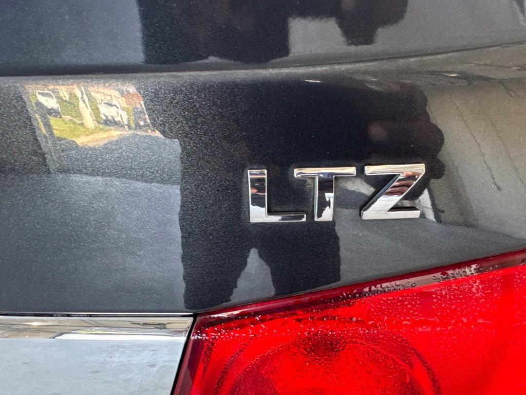 Used 2016 Chevrolet Cruze LTZ w/ Sun, Sound and Sport Package FWD image 7