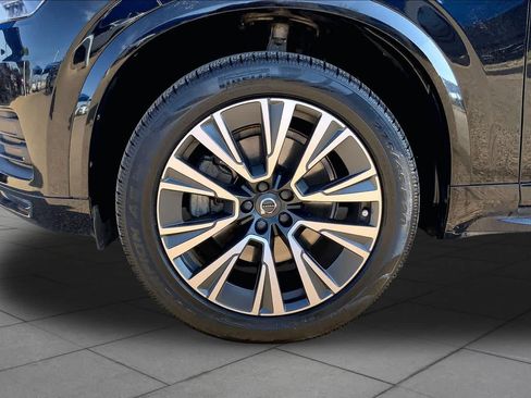Used 2020 Volvo XC90 T5 Momentum w/ Protection Package Premier FWD image 11