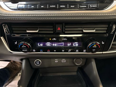 Certified 2022 Nissan Rogue SL w/ SL Premium Package image 18