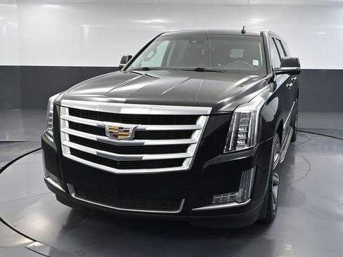 Used 2017 Cadillac Escalade ESV Luxury image 12
