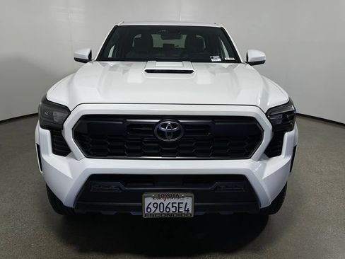 Certified 2025 Toyota Tacoma TRD Sport AWD/4WD image 8