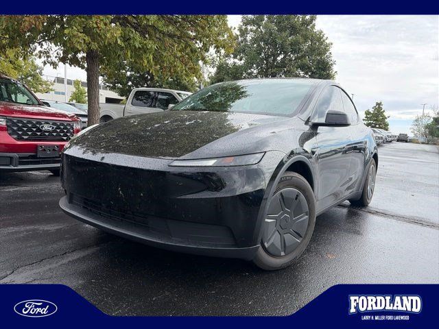 Used 2026 Tesla Model Y Long Range AWD/4WD image 1