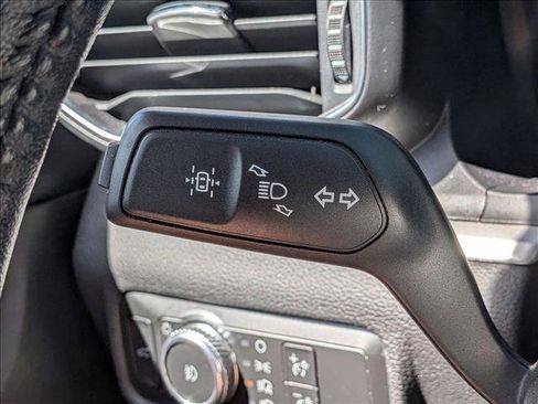 Used 2021 Ford Explorer XLT w/ Equipment Group 202A image 7