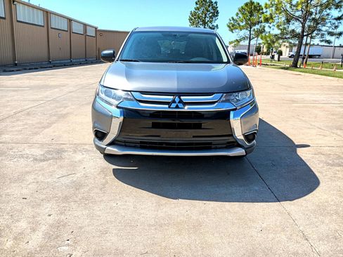 Used 2018 Mitsubishi Outlander ES image 10