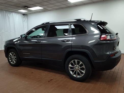 Used 2019 Jeep Cherokee Latitude Plus image 3