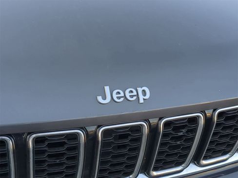 Certified 2022 Jeep Grand Cherokee L Limited image 12