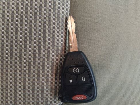 Used 2015 Jeep Patriot Latitude AWD/4WD image 32